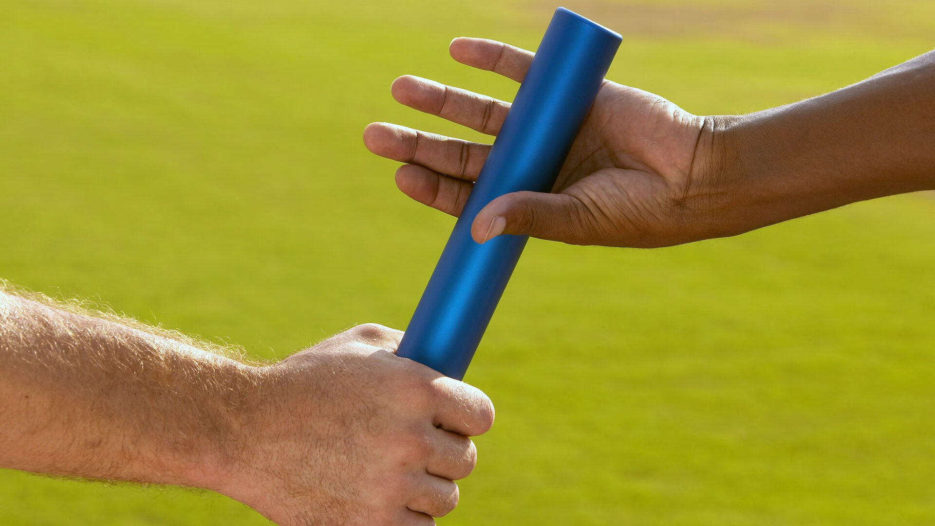 日本高尔夫公开赛决赛精彩纷呈，列强激烈角逐，日本高尔夫冠军